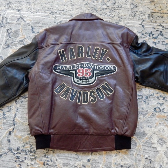 SOLD. NWT- Harley Davidson Leather Jacket - Picture 3 of 10